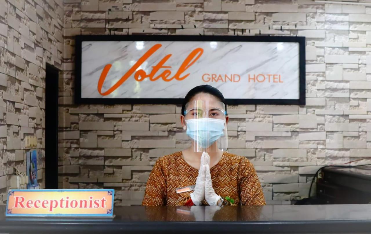 Votel Hotel Tulungagung Bagian luar foto