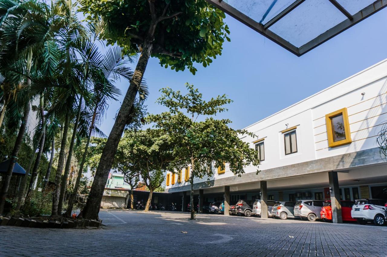 Votel Hotel Tulungagung Bagian luar foto